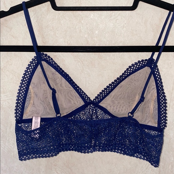 Victoria Secret Navy and Cream Lace Bralette - Picture 3 of 4
